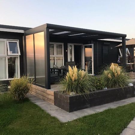 Chalet Duintuin- Superior Chalet mit viel Privatsphäre Lägenhet Serooskerke  Exteriör bild